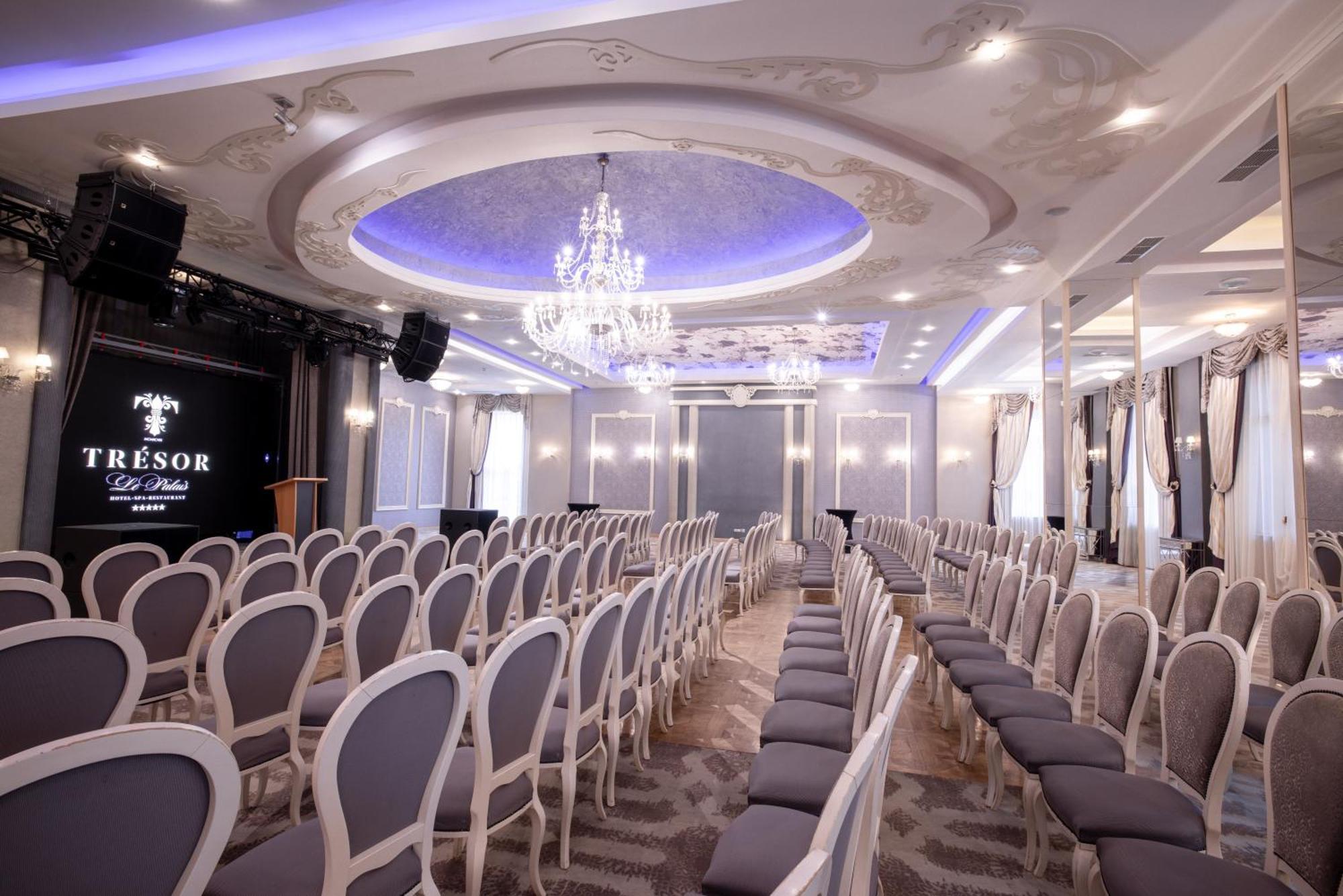 Hotel Tresor Le Palais Timişoara Extérieur photo