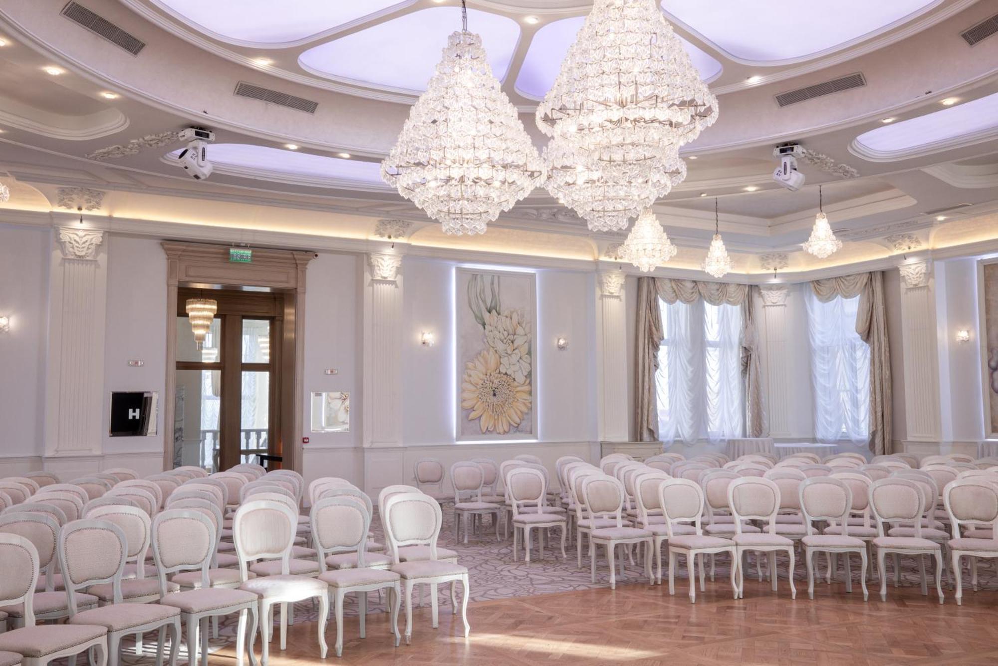Hotel Tresor Le Palais Timişoara Extérieur photo