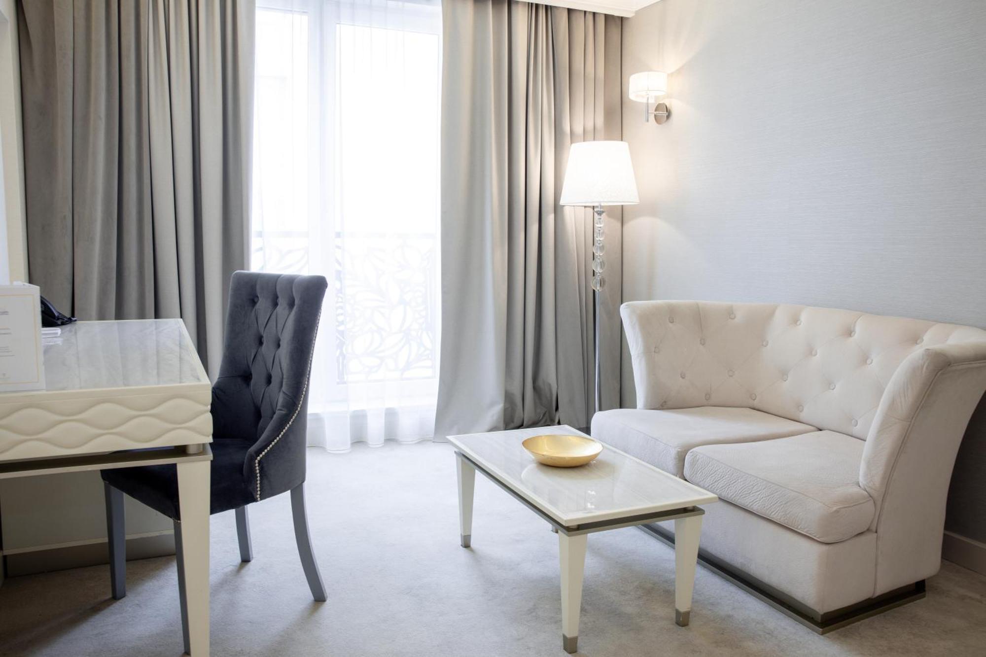 Hotel Tresor Le Palais Timişoara Extérieur photo
